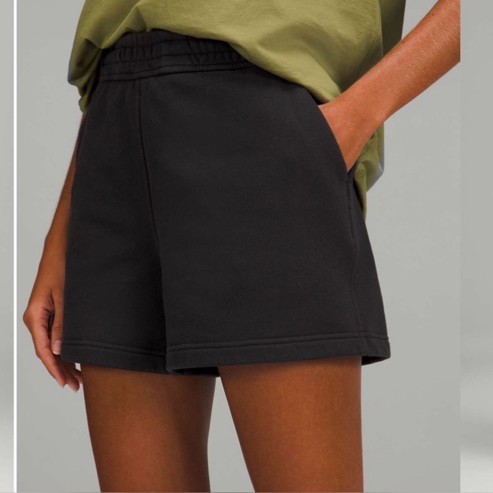 Lululemon Loungeful High-Rise Short 4" Black Size 2 Sweat Shorts